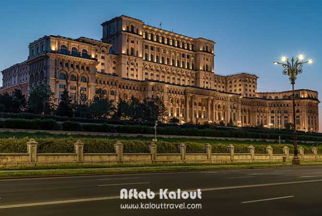 ساختمای پارلمان در تور رومانی