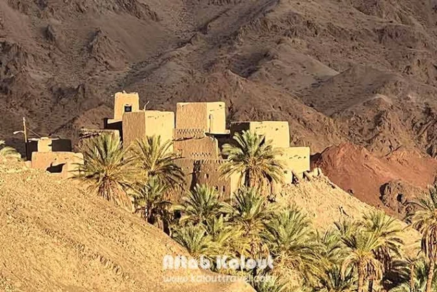 نمای باز روستای نایبند در تور کویر گردی طبس