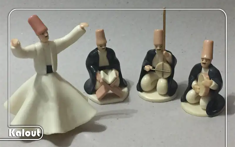 مجسمه درویش چرخان