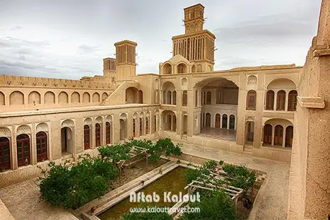 عمارت آقازاده ابرکوه