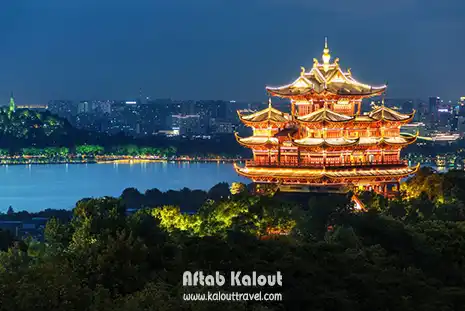 بازدید از معبد خدای شهر هانگژو در تور لوکس چین