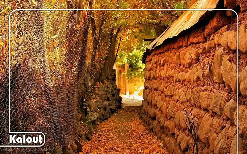 روستای برگ جهان در پاییز