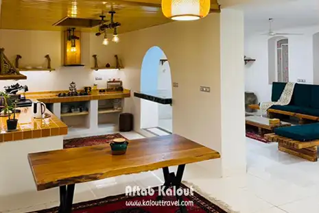 فضای آشپزخانه بوتیک هتل سنتی کوشکنار